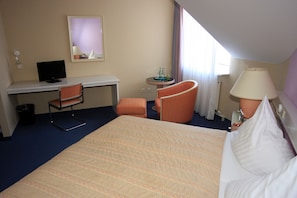 Doppelzimmer zur Einzelnutzung | Hochwertige Bettwaren, Select-Comfort-Betten, individuell eingerichtet