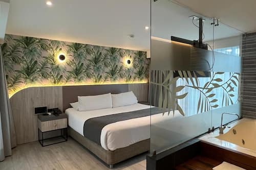 Deluxe Room | Living area