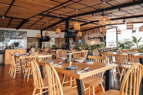 Breakfast, lunch, dinner served; alfresco dining
