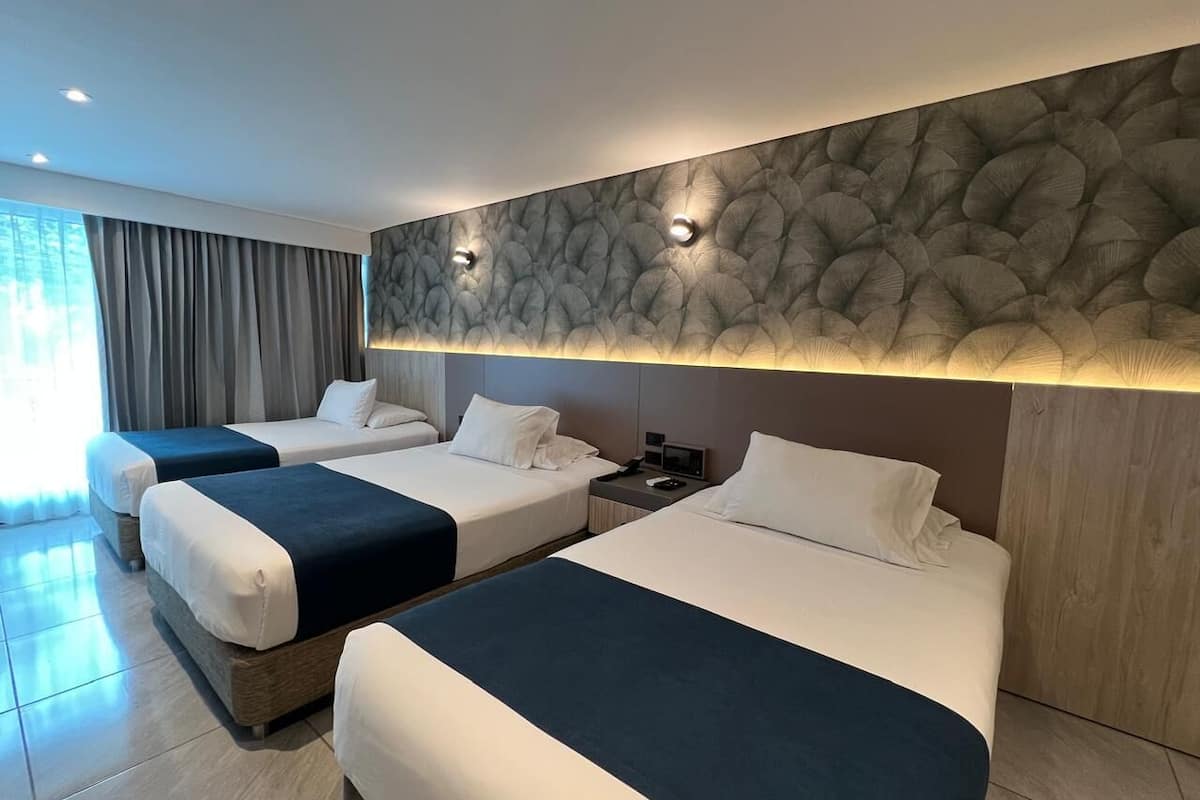 standard triple room | 1 bedroom, premium bedding, minibar, in-room safe