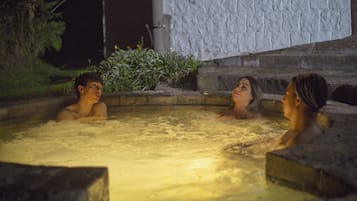 Bañera de hidromasaje exterior