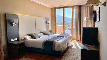 Down duvets, memory-foam beds, minibar, in-room safe