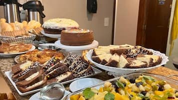 Daily buffet breakfast for a fee