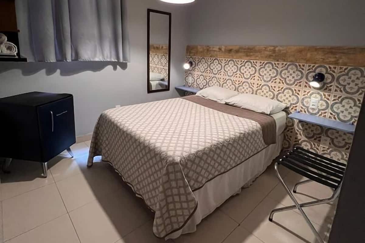 Basic Double Room, 1 Double Bed | Minibar, free WiFi, bed sheets