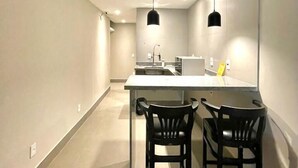 Habitación superior con 2 camas individuales | Microondas
