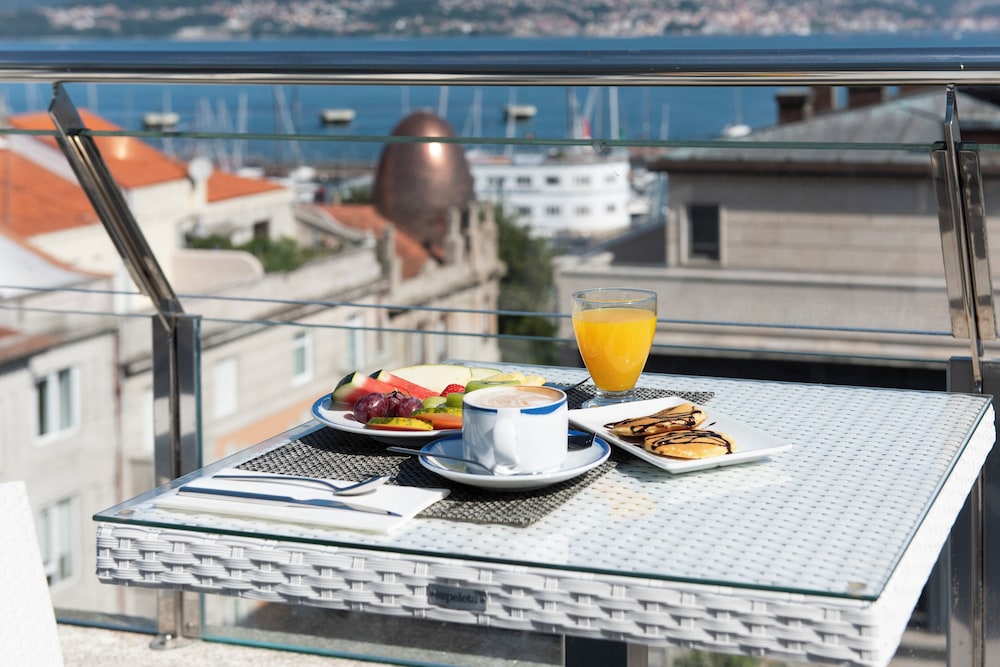 Hotel Maroa Vigo photo 8