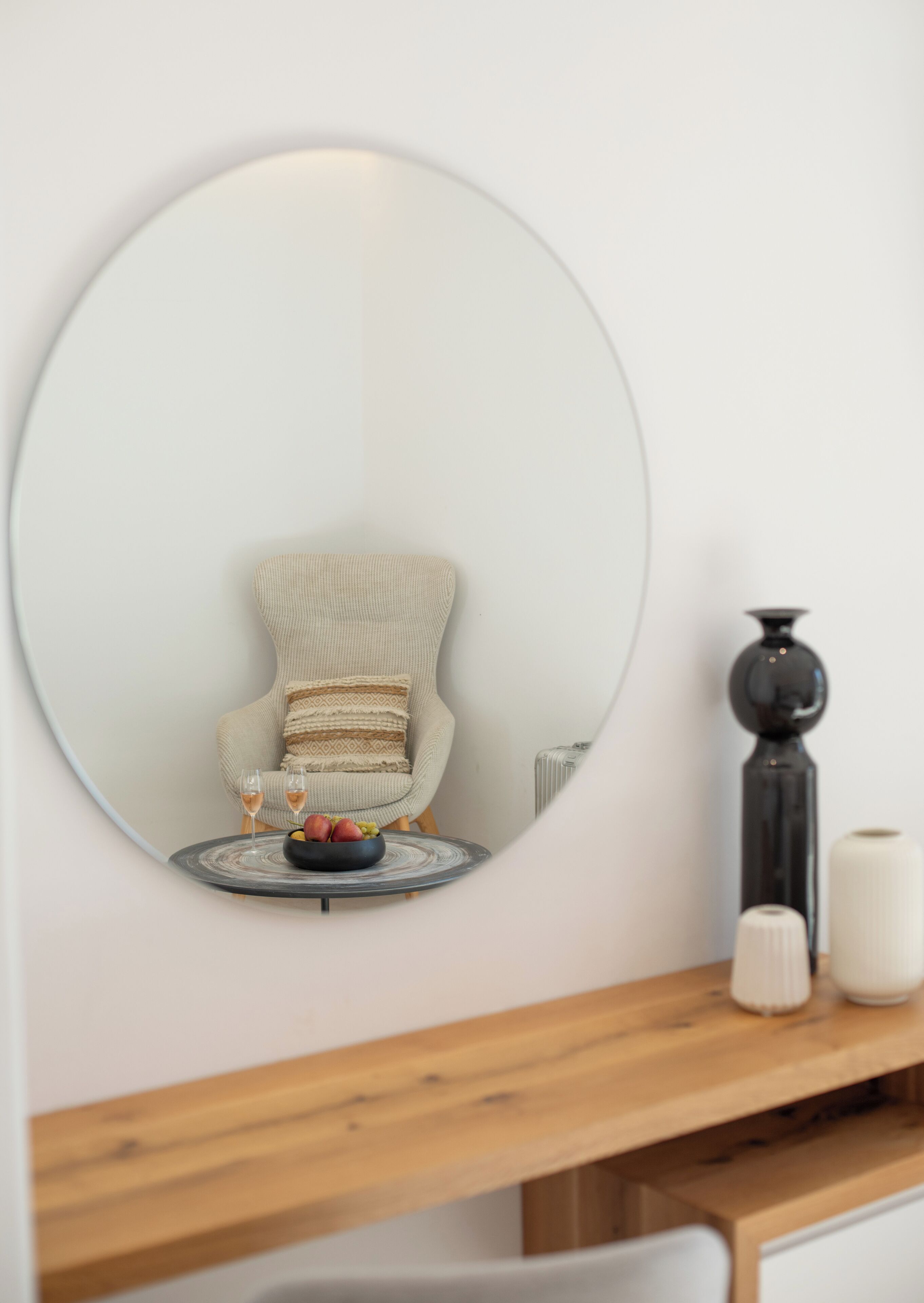 deluxe quadruple room | minibar, in-room safe, individually decorated, individually furnished