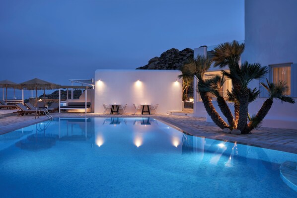 Outdoor pool - Paradise View Hotel (Mykonos)