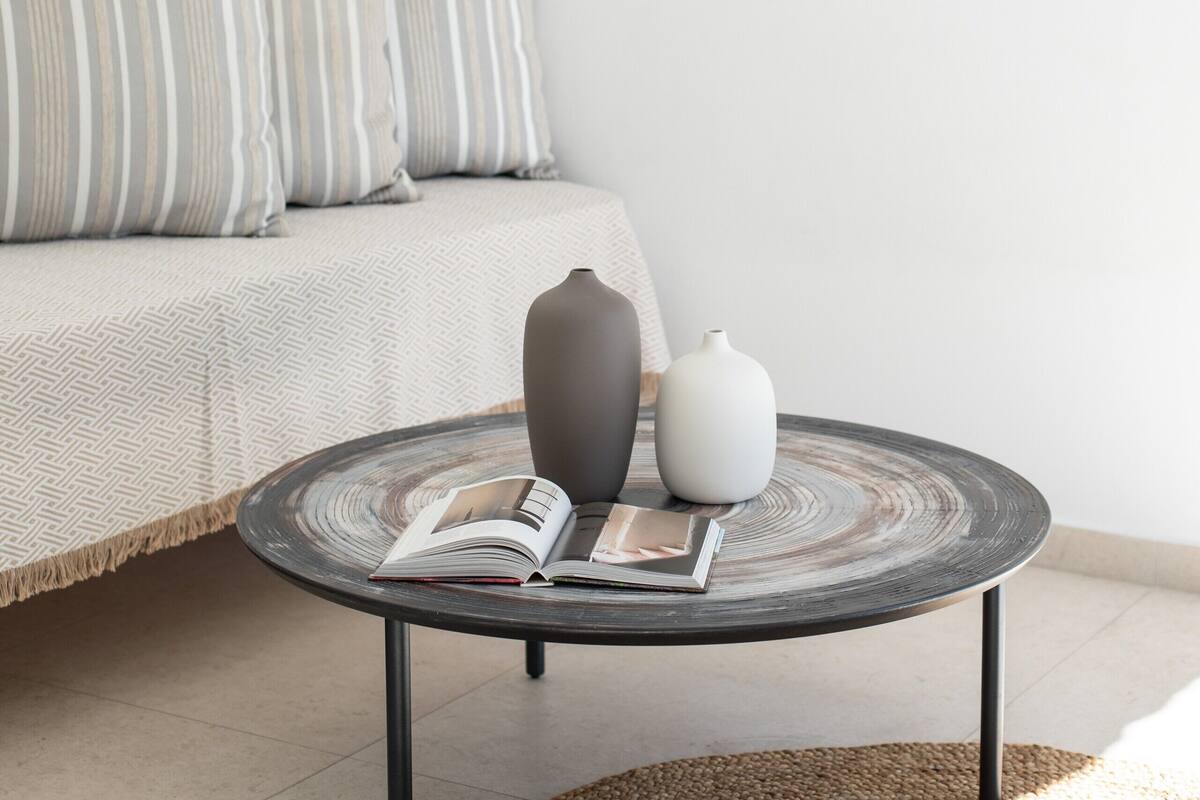 deluxe triple room | minibar, in-room safe, individually decorated, individually furnished