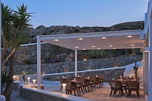 Breakfast, lunch, dinner served; Mediterranean cuisine
