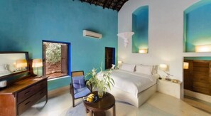 高級寢具、記憶床墊、迷你吧、客房內保險箱