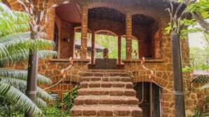 Terrace/patio - Nilaya Hermitage (Arpora)