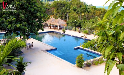 VANNA Hill Resort