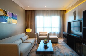 42-inch plasma TV with satellite channels, TV - Elite Byblos Hotel (Dubai)