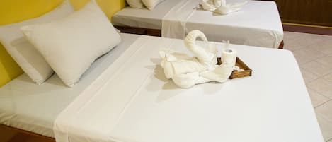 Family Room | In-room safe, desk, free WiFi, bed sheets
