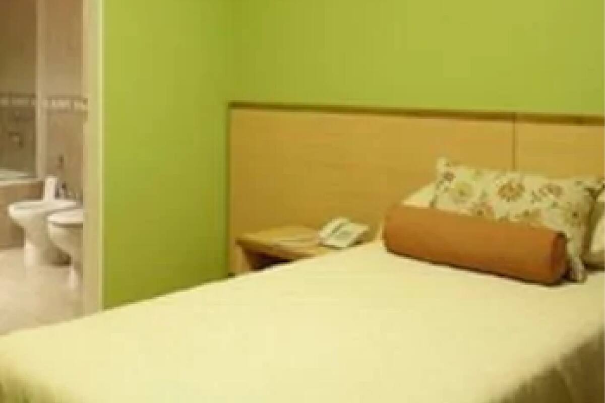 Standard Single Room | Minibar, in-room safe, WiFi (free)