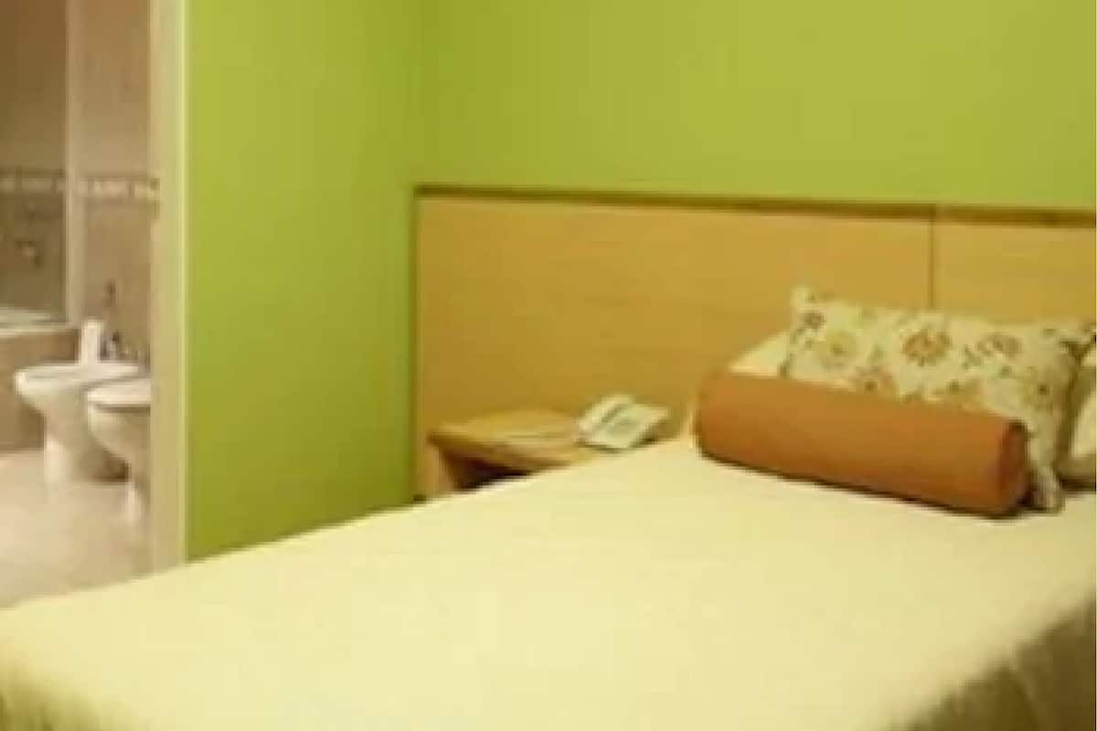 Minibar, caja de seguridad en la habitación y wifi gratis