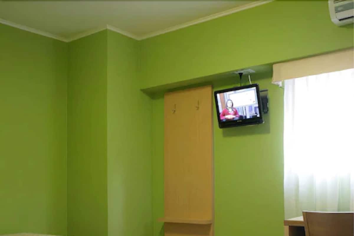 Minibar, caja de seguridad en la habitación y wifi gratis