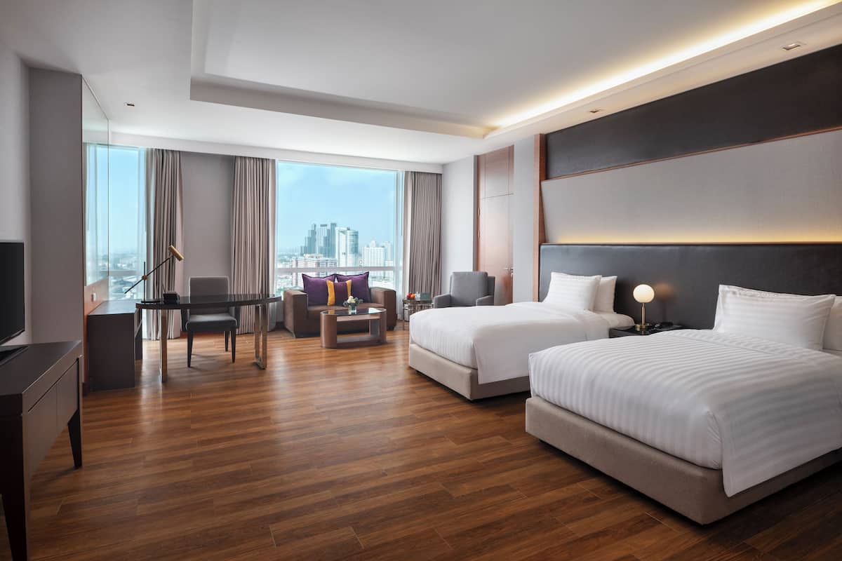 Grand Deluxe Twin Room | Minibar, safe på rommet, skrivebord og blendingsgardiner