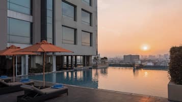 Outdoor pool, sun loungers