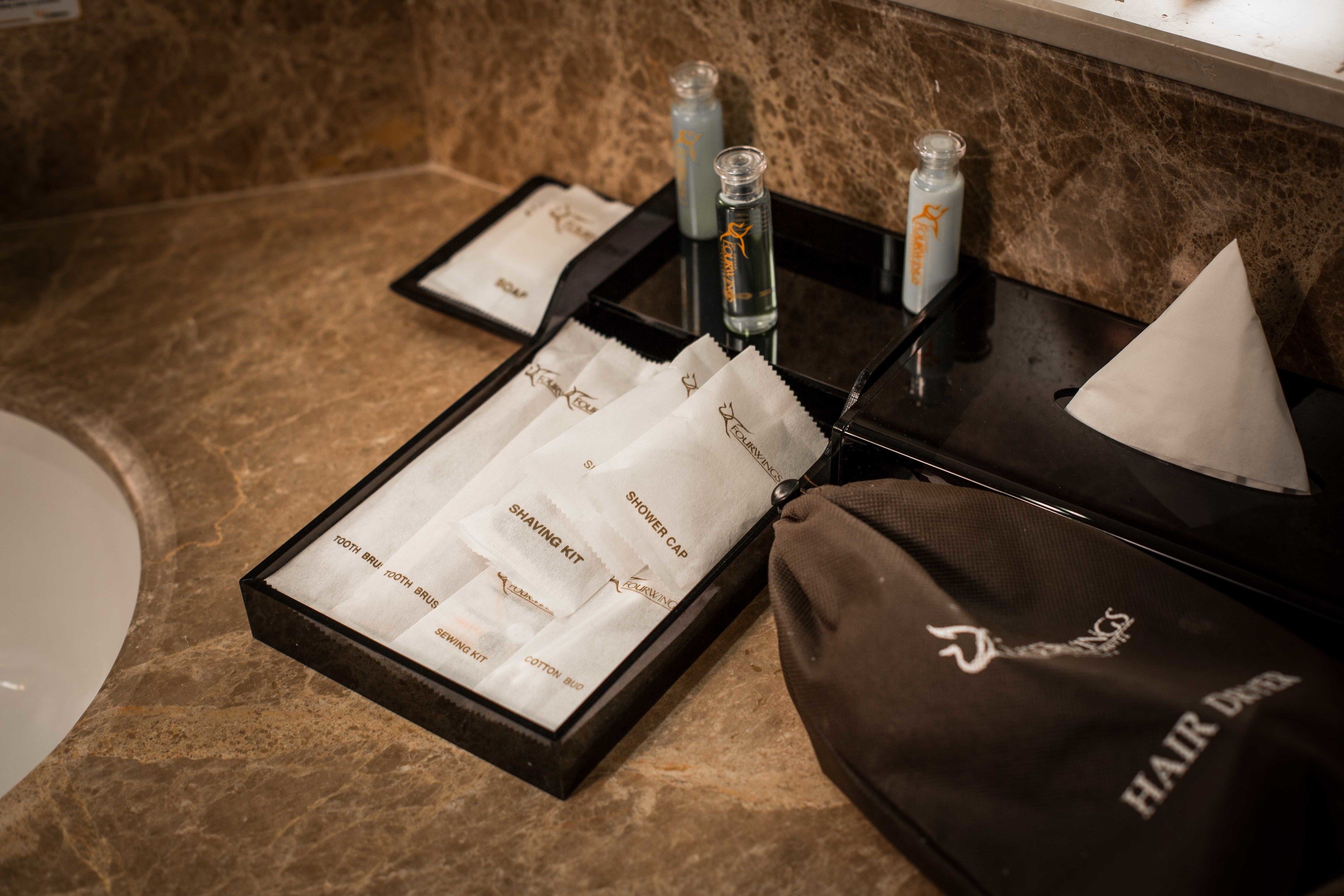 executive room, club lounge access | bathroom amenities | combined shower/bathtub, free toiletries, hair dryer, bathrobes