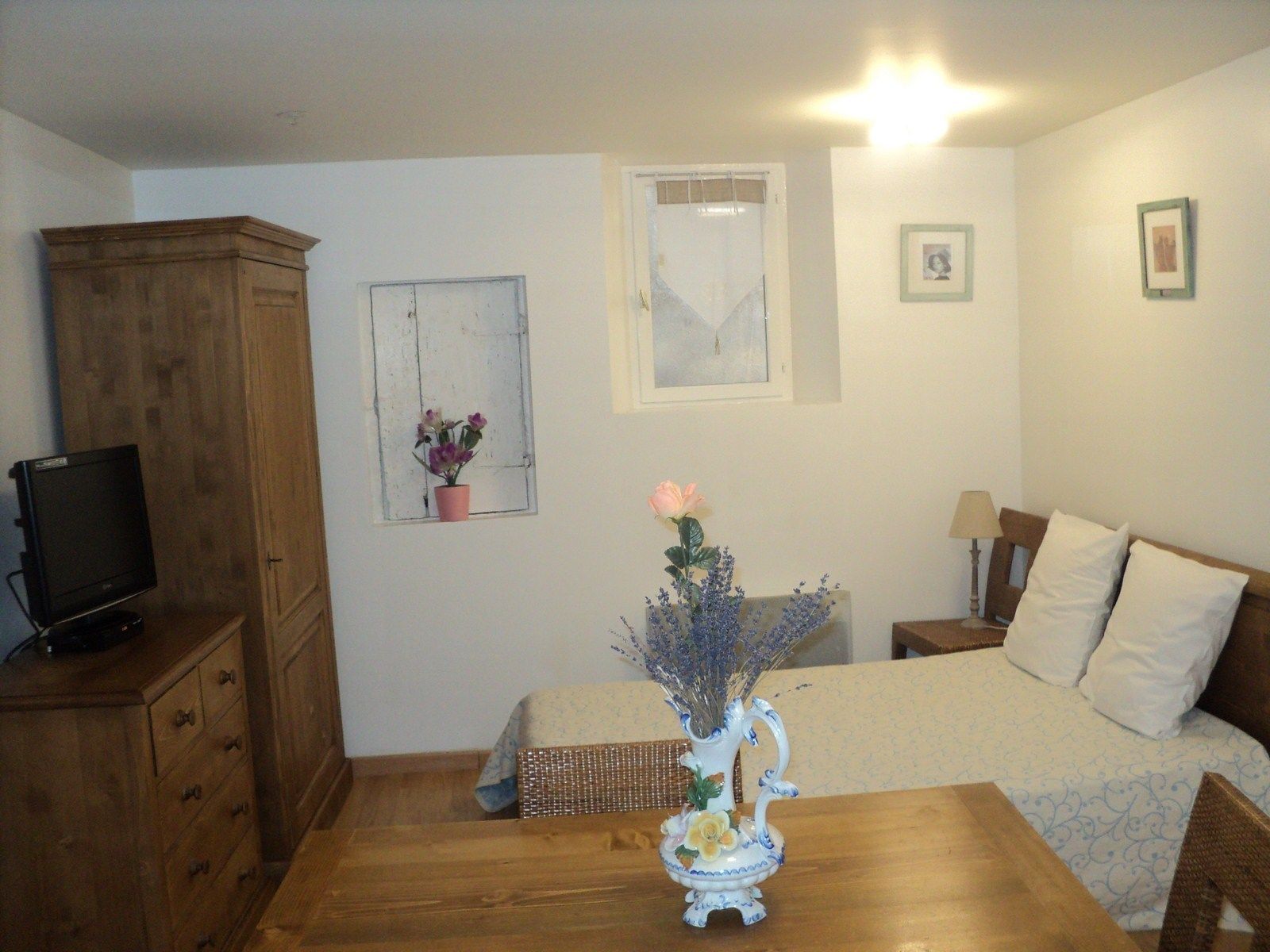 Individueel gedecoreerd, verduisterende gordijnen, gratis babybedden