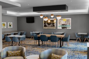 Free daily continental breakfast  - TownePlace Suites by Marriott Denver Airport at Gateway Park (Denver)