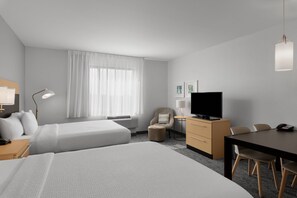 Laptop workspace, iron/ironing board, free WiFi, bed sheets - TownePlace Suites by Marriott Denver Airport at Gateway Park (Denver)