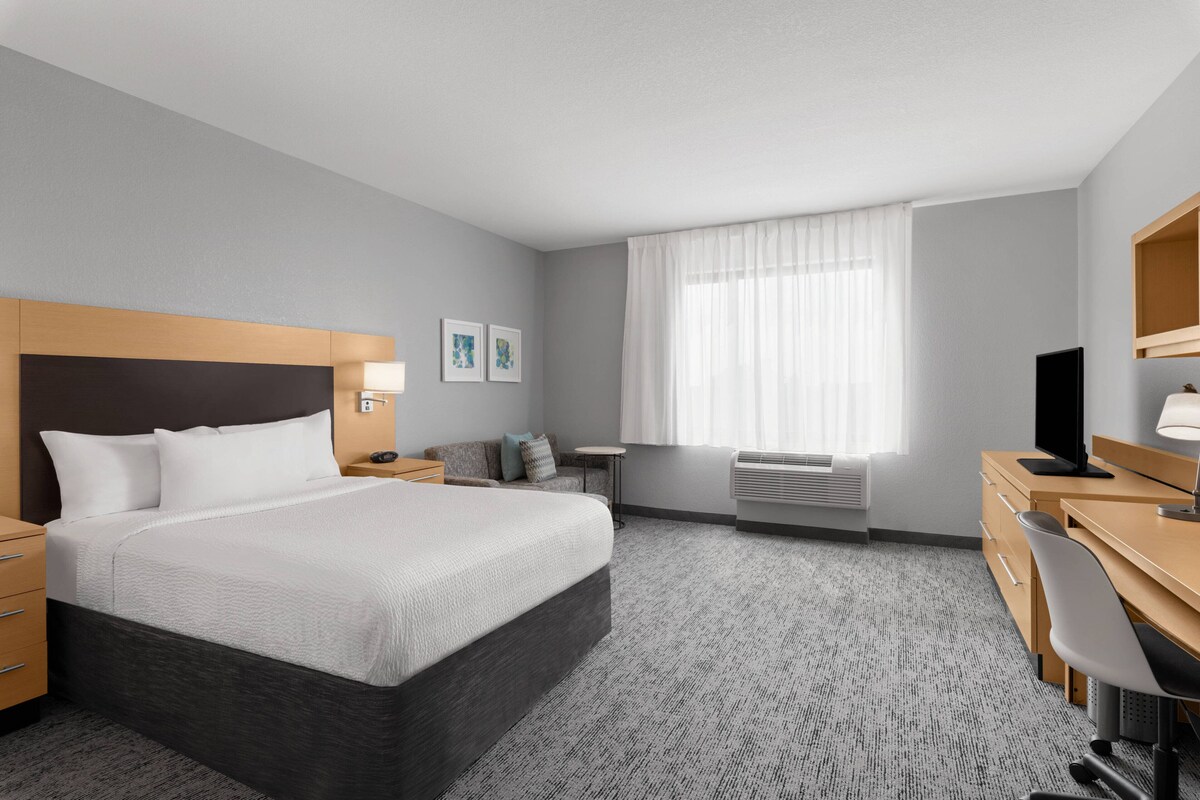 Towneplace Suites Denver Airport At Gateway Park www.expedia.com
