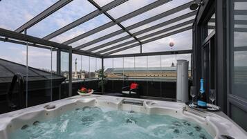 Minibar, in-room safe, iron/ironing board, cribs/infant beds