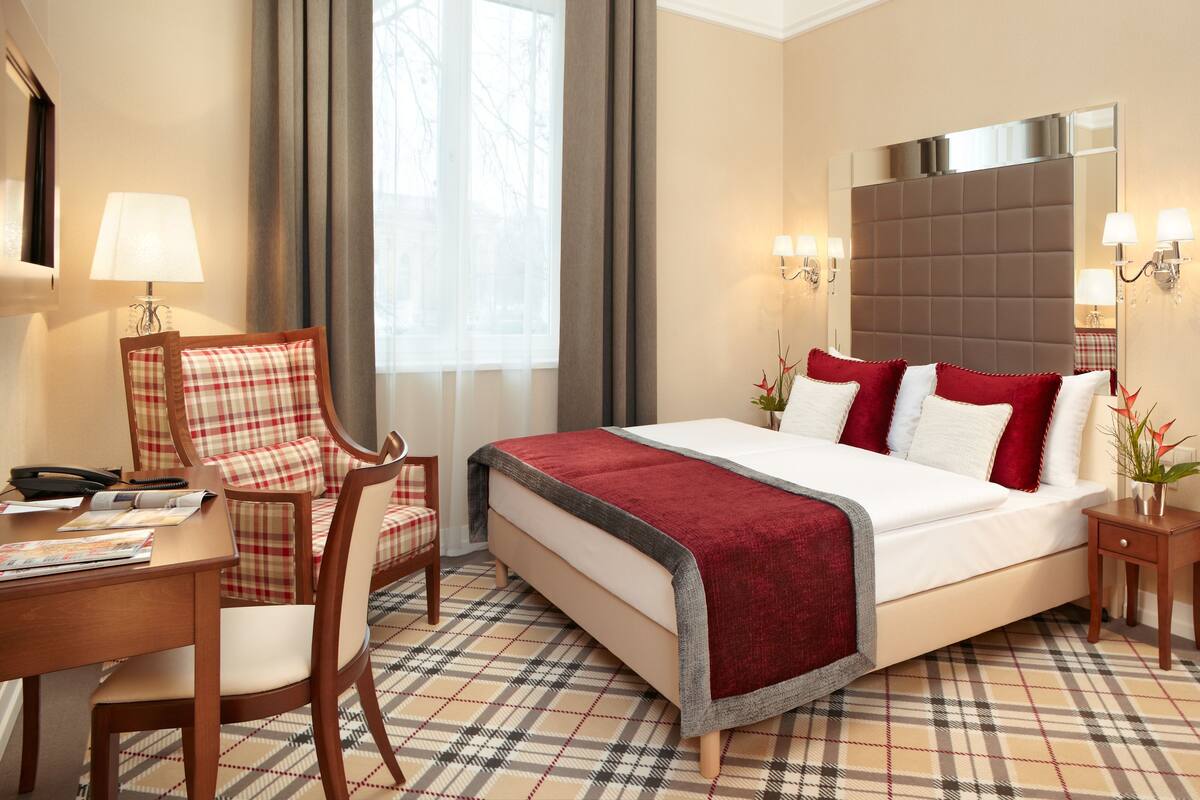 Minibar, in-room safe, iron/ironing board, cribs/infant beds