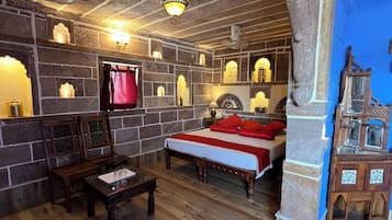 Fort View Maharaja Family Suite | 1 bedroom, hypo-allergenic bedding, in-room safe, desk