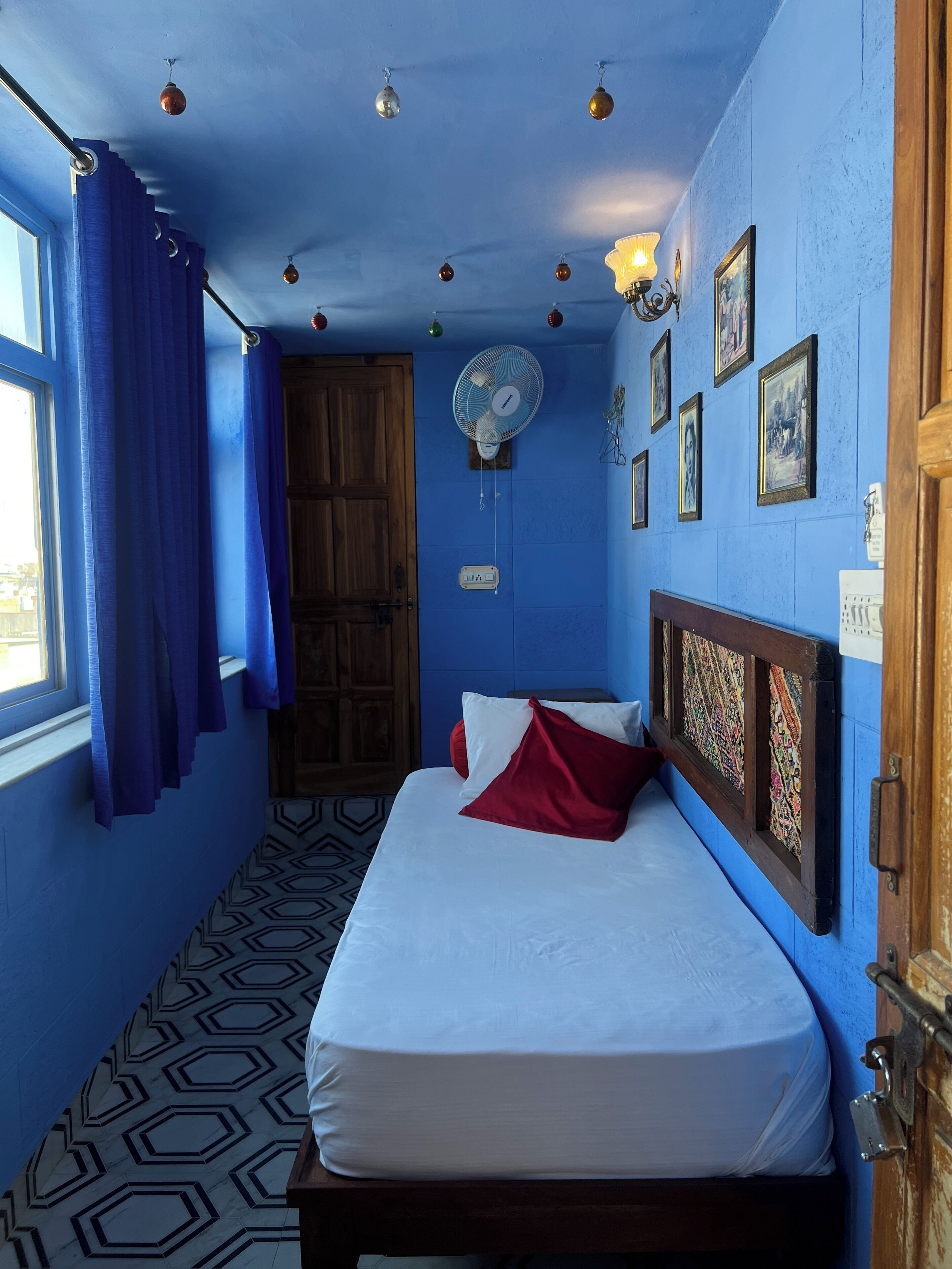 Hypo-allergenic bedding, in-room safe, desk, iron/ironing board