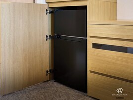 高級寢具、羽絨被、書桌、隔音