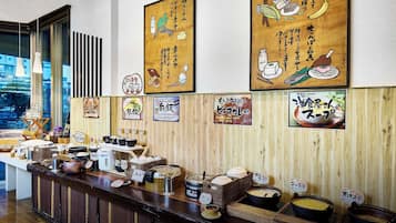 Daily buffet breakfast (JPY 1600 per person)