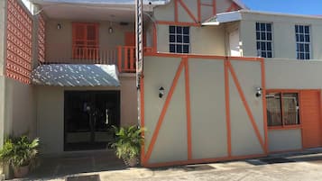 Fachada da propriedade