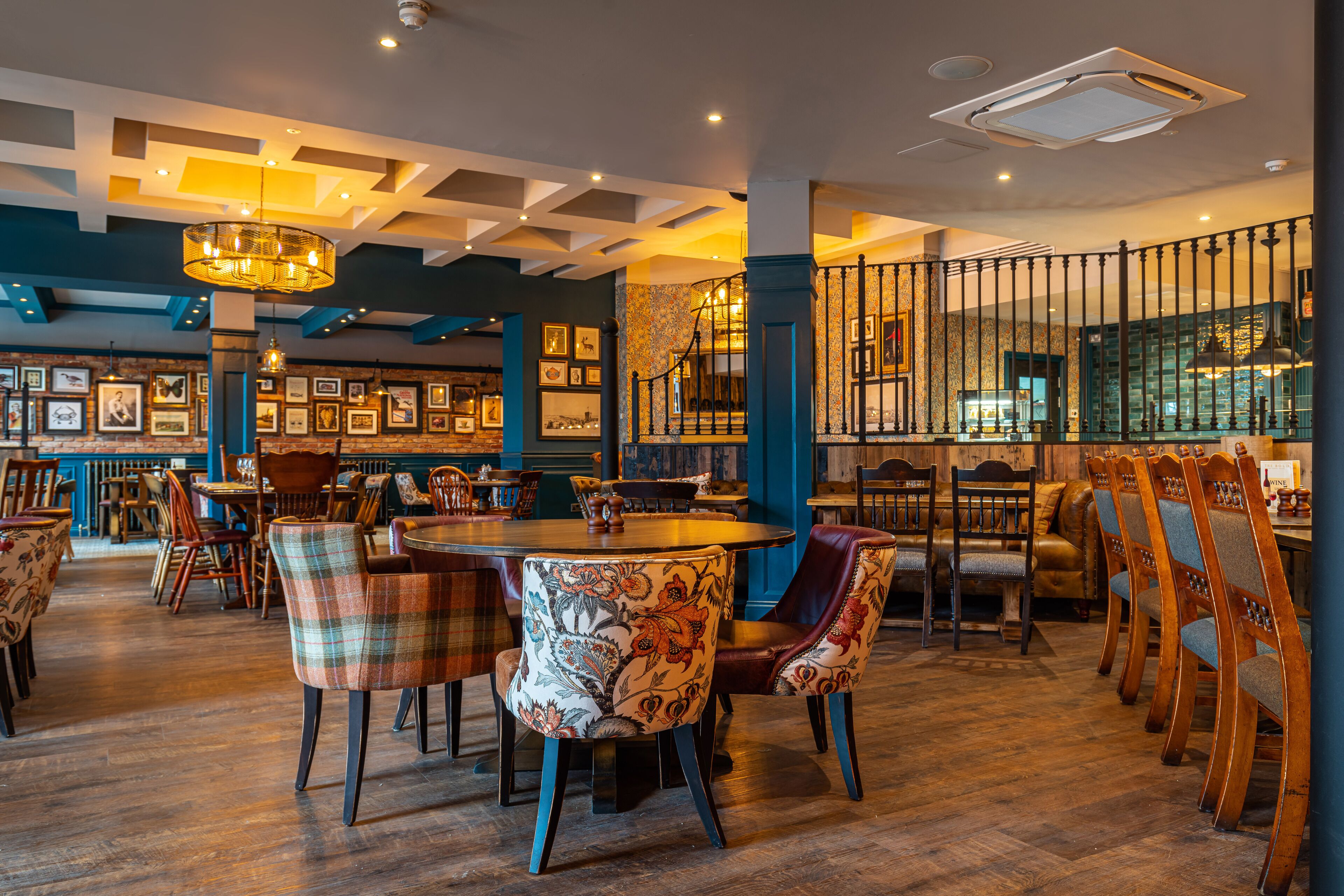 Breakfast, lunch and dinner served