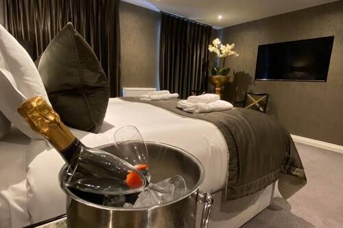 Superior Suite, 1 King Bed, Non Smoking