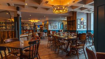 Breakfast, lunch and dinner served