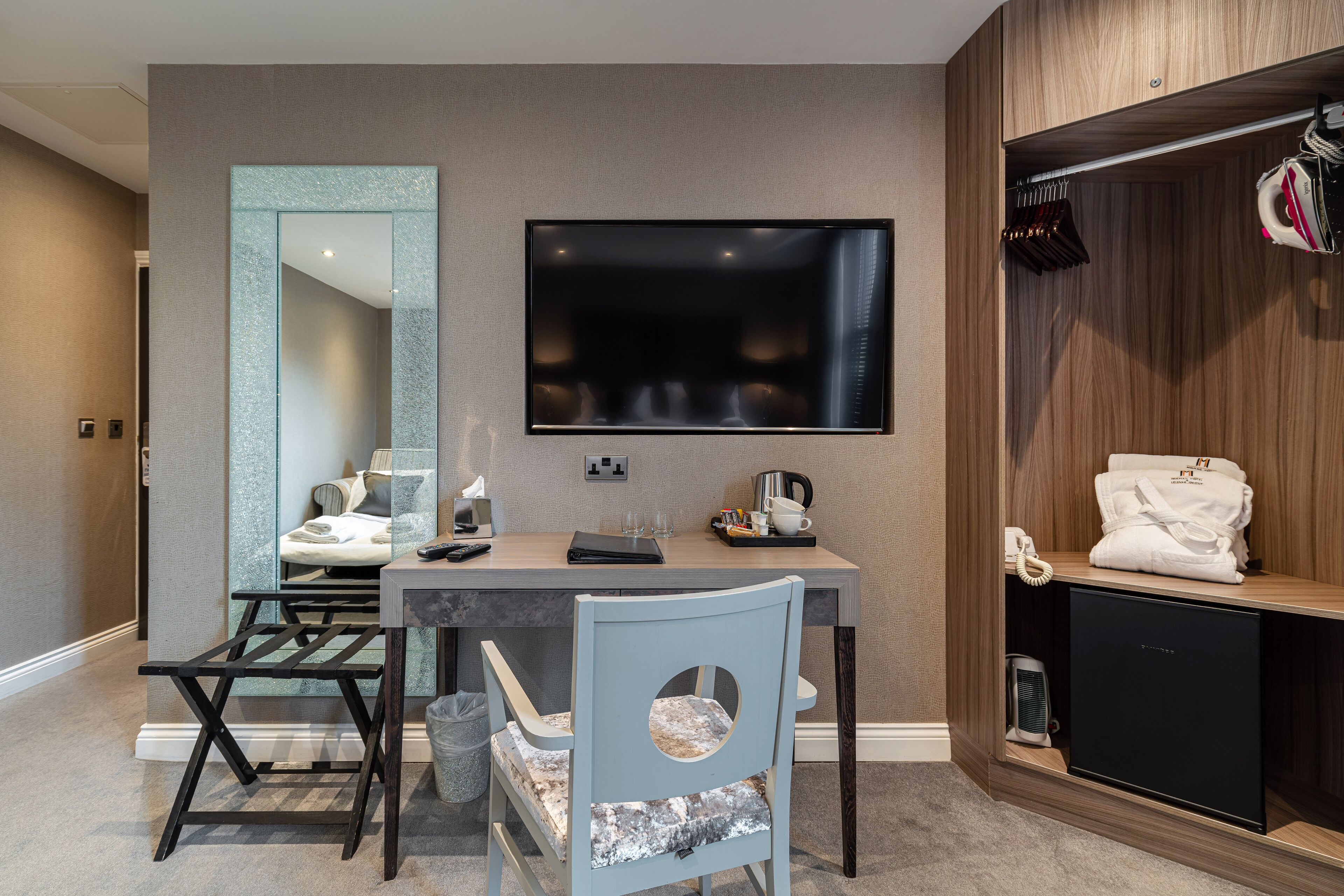 family room | room amenity