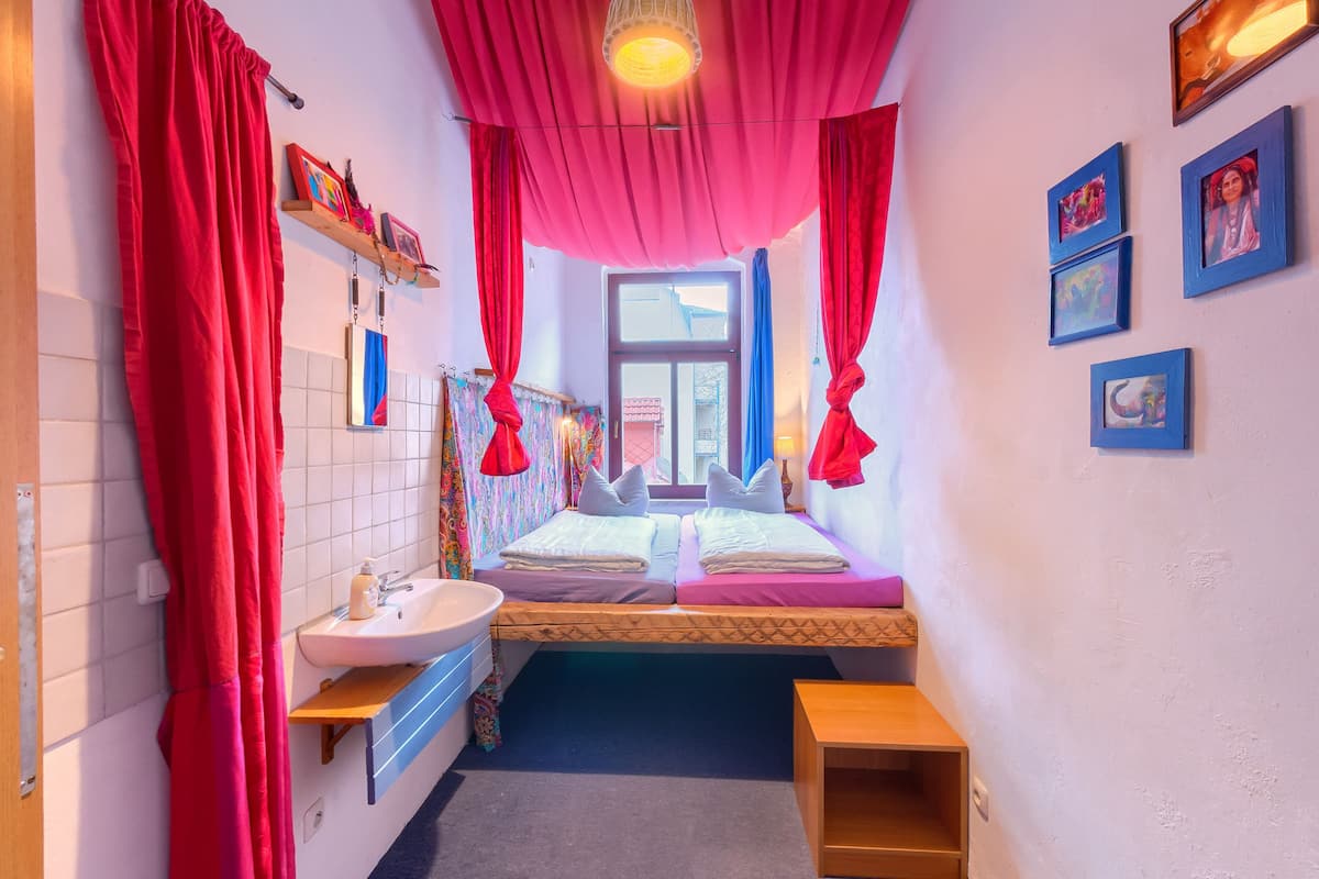 2 slaapkamers, een kluis op de kamer, individueel gedecoreerd