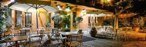 Exterior - Don Abbondio (Lecco)