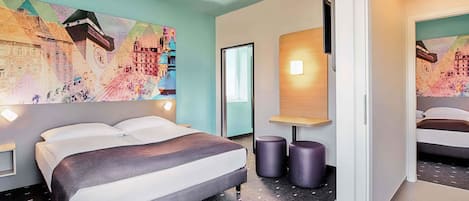 Quadruple Room | Individually furnished, desk, soundproofing, free WiFi