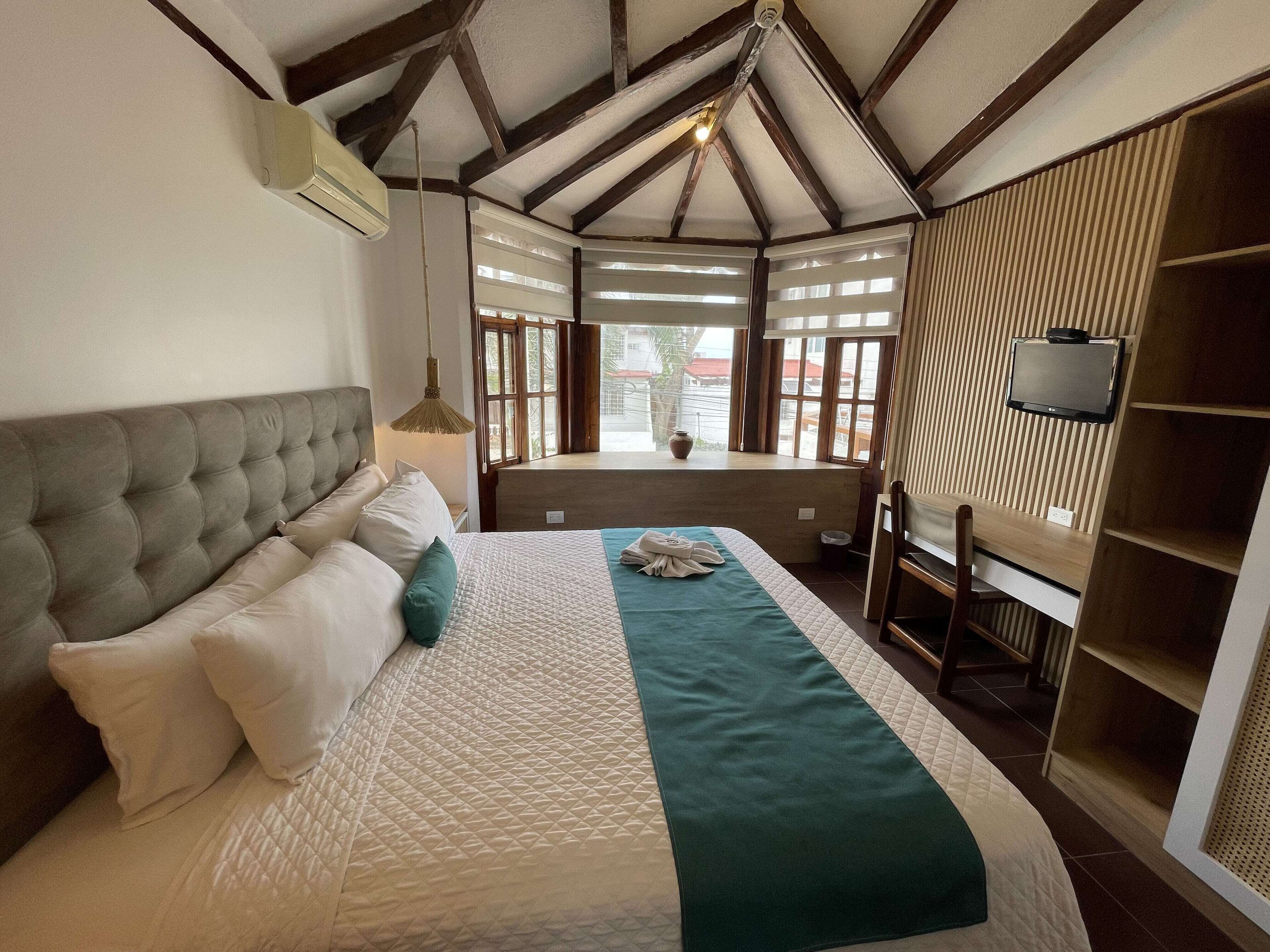 romantic double room, 1 king bed, ensuite | down duvets, iron/ironing board, bed sheets