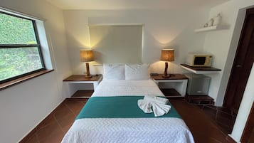 Familienzimmer, 1 Schlafzimmer, Verbindungszimmer | Daunenbettdecken, Bügeleisen/Bügelbrett, Bettwäsche