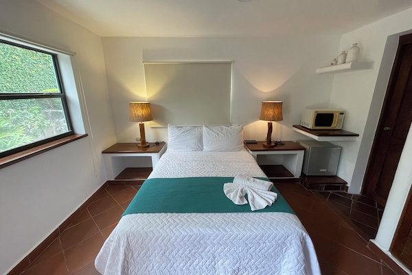 Quarto família, 1 quarto, quartos conectados | Edredons de pluma, ferros/tábuas de passar roupa, roupa de cama