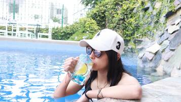 Poolbar
