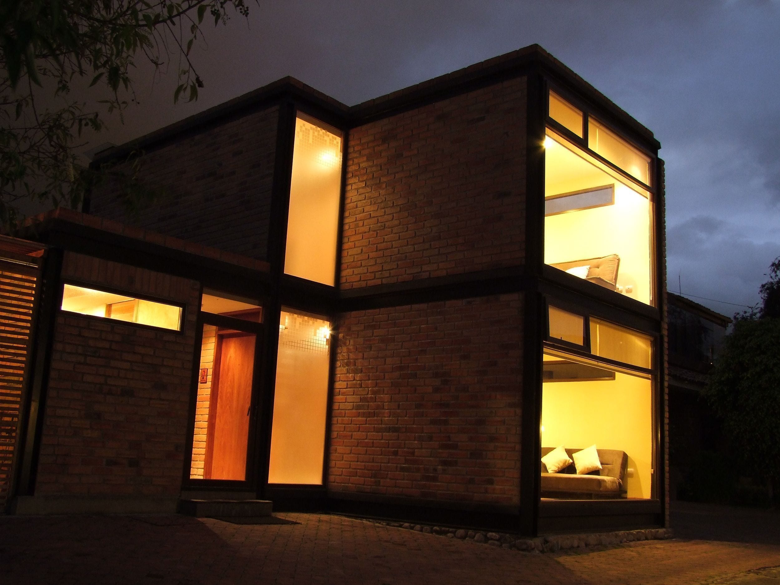 triple room | front of property – evening/night