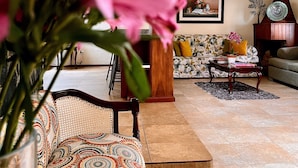 Reception - Hostal Casa Lloret (Cuenca)