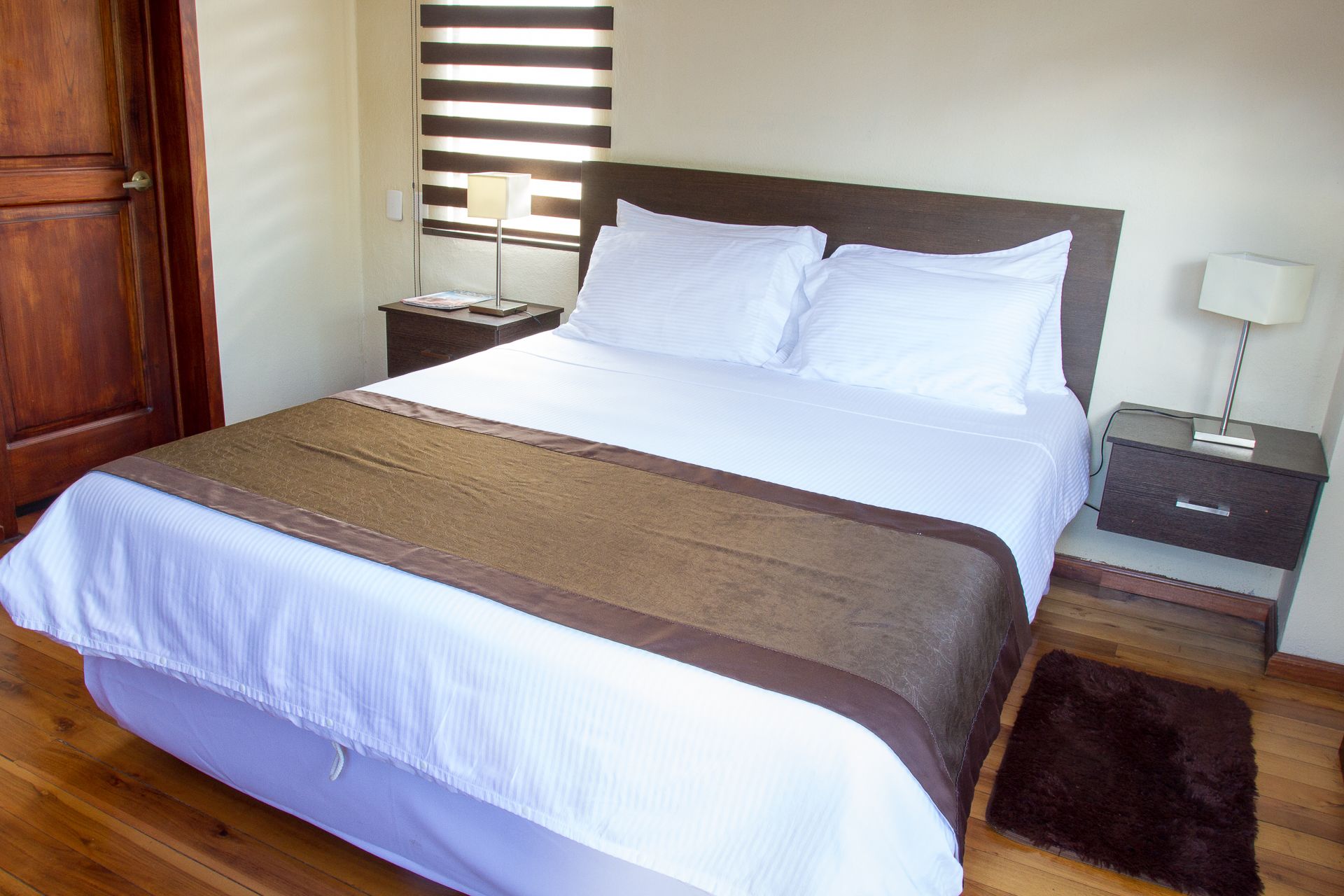 standard single room | in-room safe, individually decorated, desk, iron/ironing board